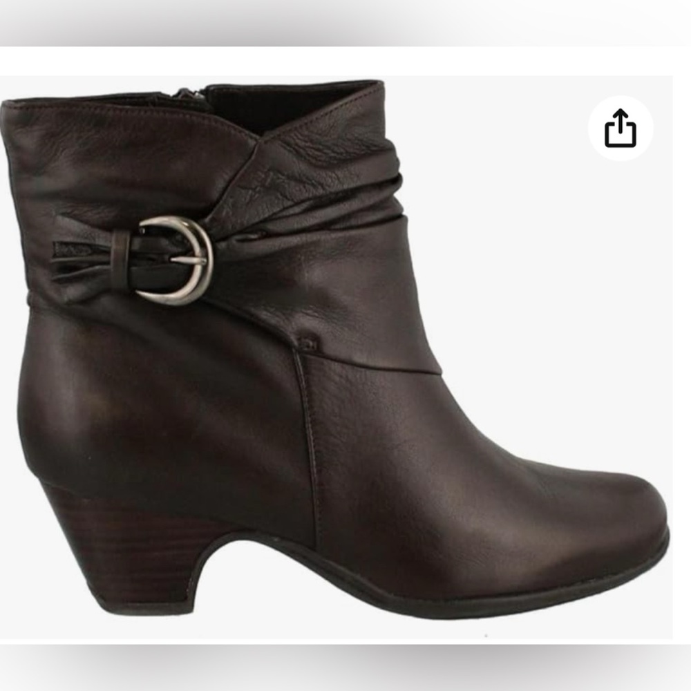 Clarks Artisan Leyden Black Leather Buckle Ankle Boot Low Heel Comfort 7